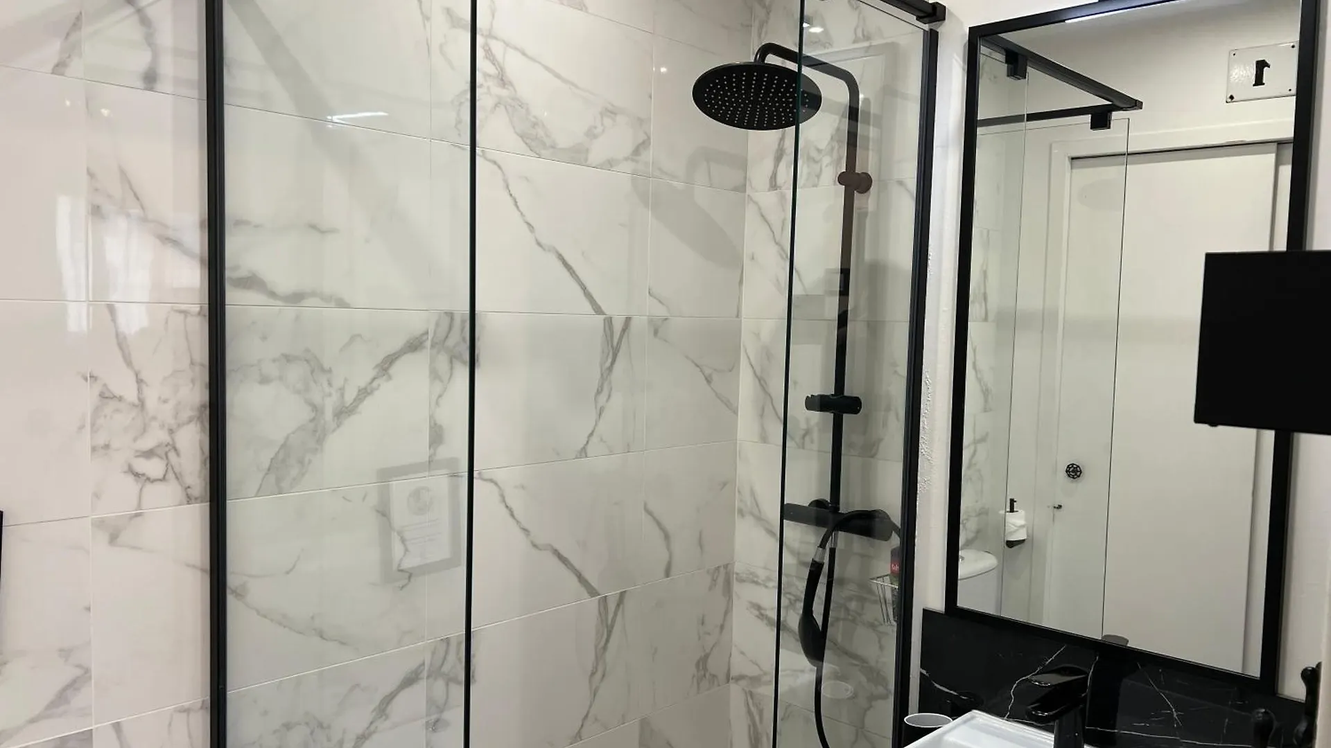Studio Industriel Cosy A 1 Min Du Vieux-Port Calme & Tout Equipe Marseille Apartment